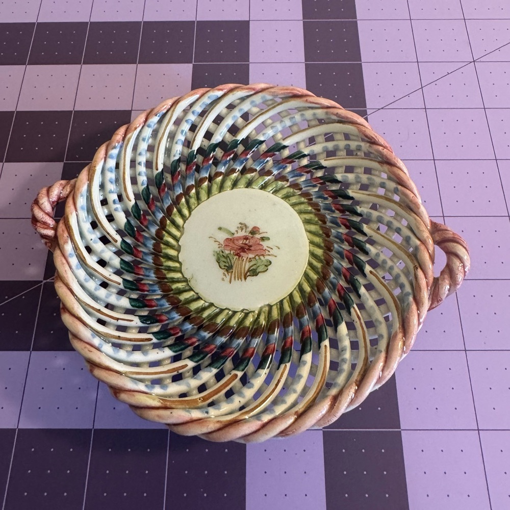 Woven vintage Majolica Basket/trinket Dish Floral Center